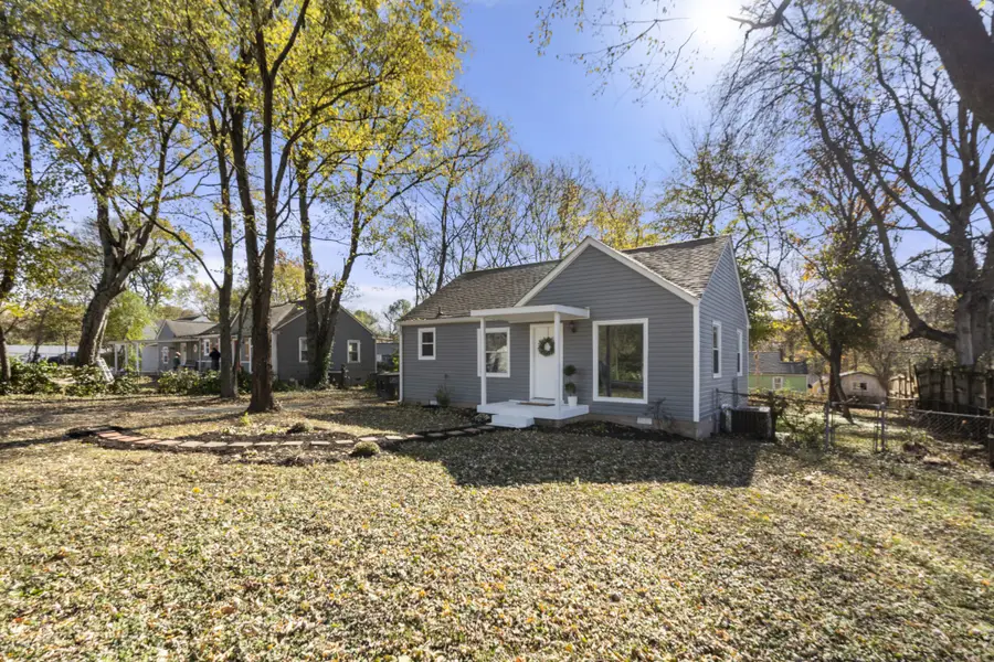 1211 Thompson Pl, Nashville, TN 37217 - Image #3