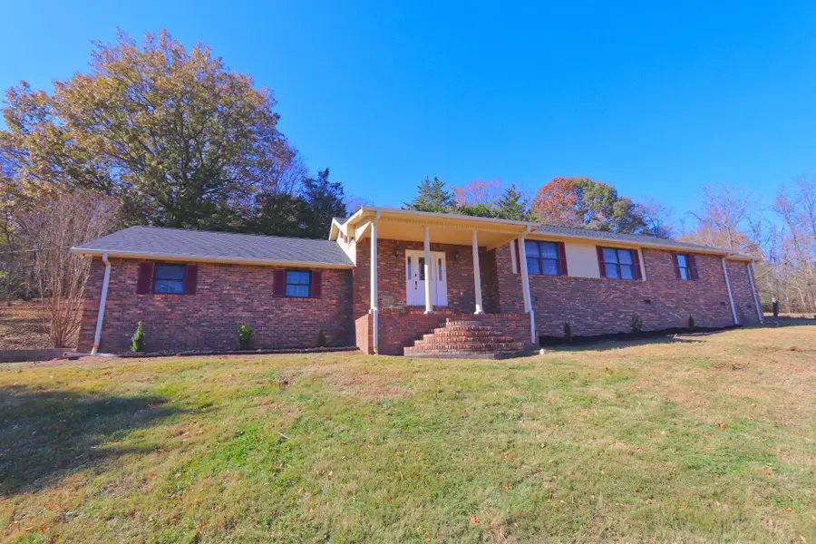 220 Peytons Creek Rd, Pleasant Shade, TN 37145 - Image #2