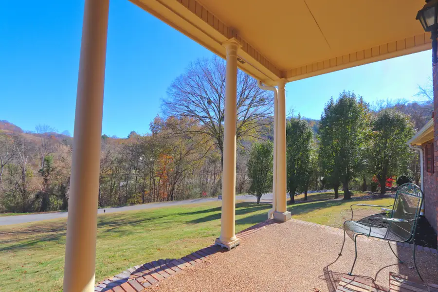 220 Peytons Creek Rd, Pleasant Shade, TN 37145 - Image #3