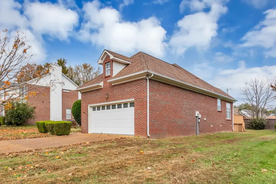 105 Green Tree Ct, Columbia, TN 38401 - Image #3