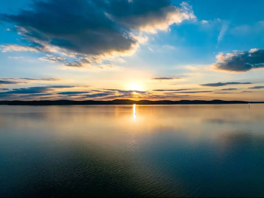 561 Eagle Shore Dr, Dover, TN 37058 - Image #2