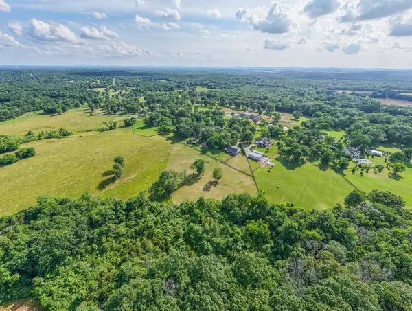 4288 Central Valley Rd, Murfreesboro, TN 37129