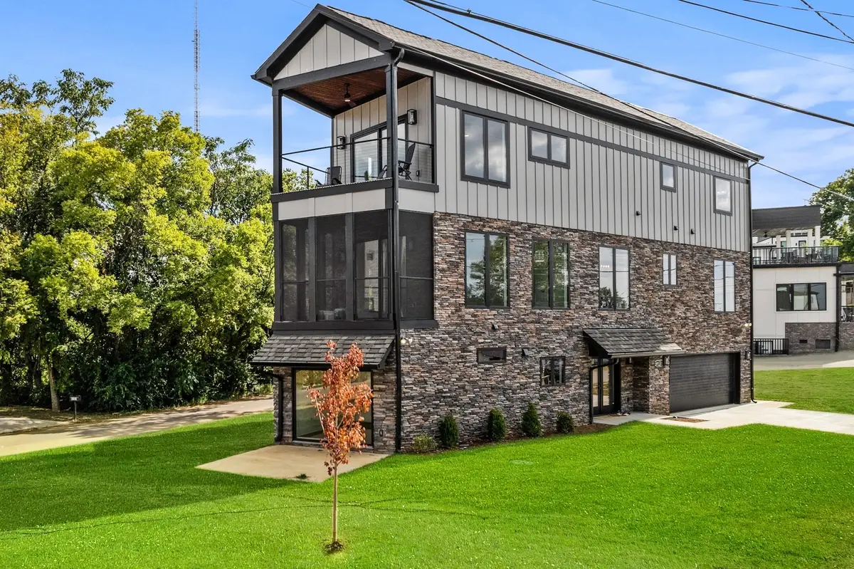 6011 Hill Cir, Nashville, TN 37209 - Image #1