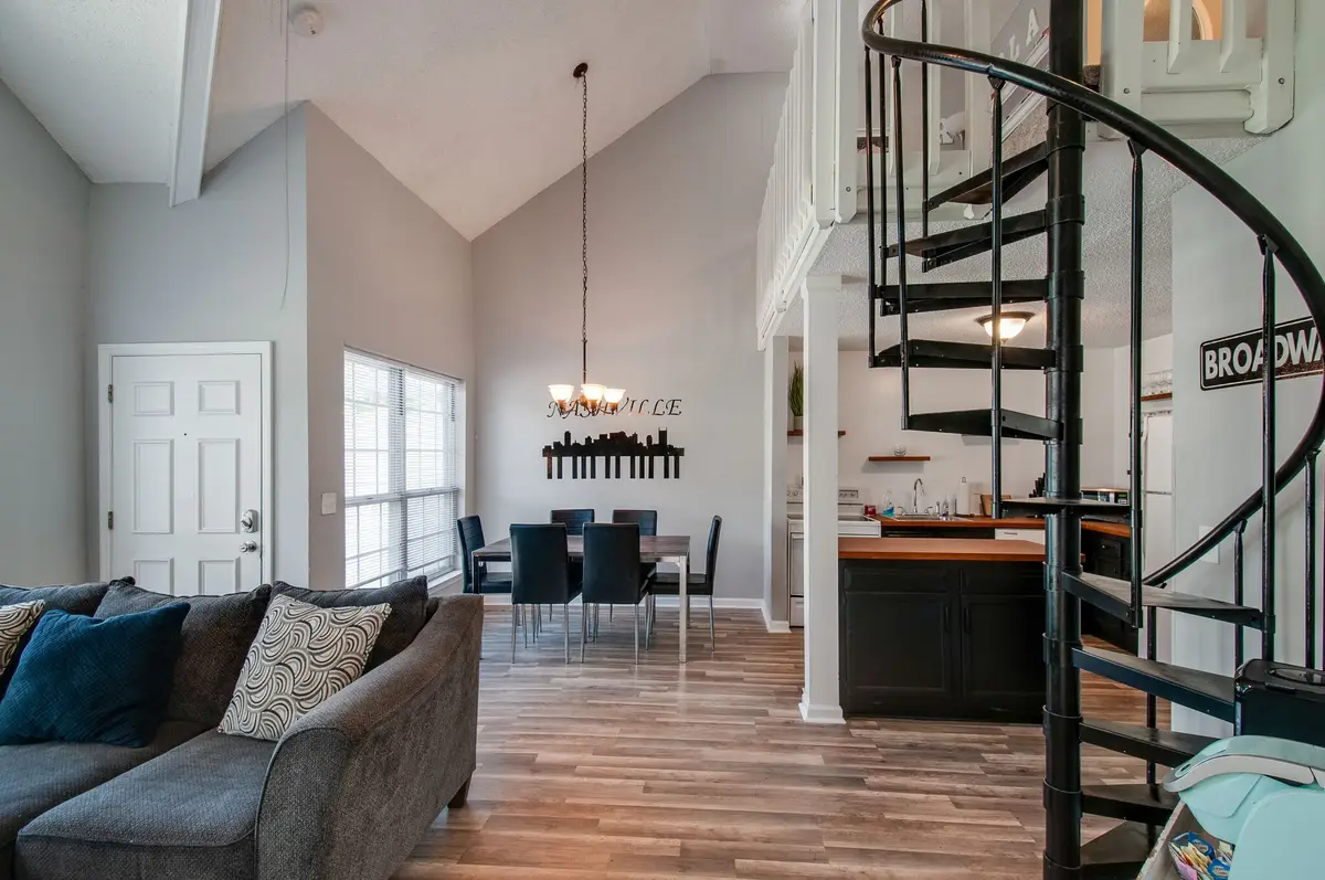 1119 Waggoner Ct W, Nashville, TN 37214 - Image #1