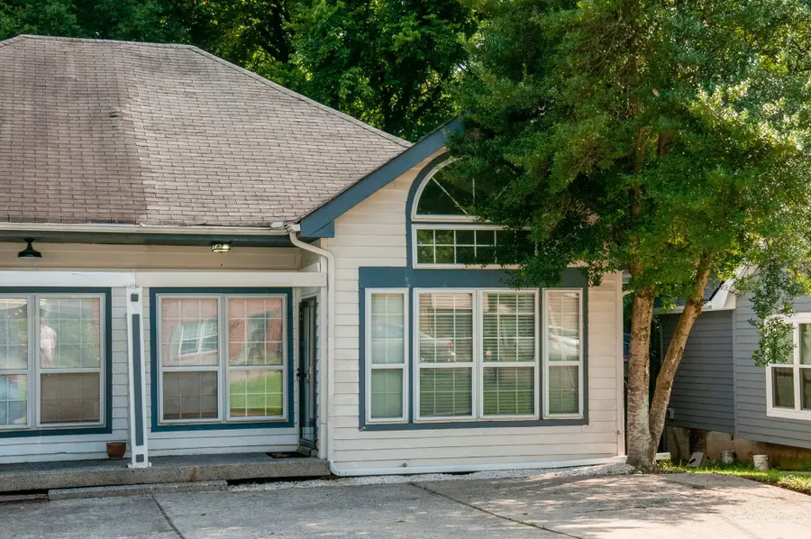 1119 Waggoner Ct W, Nashville, TN 37214 - Image #2