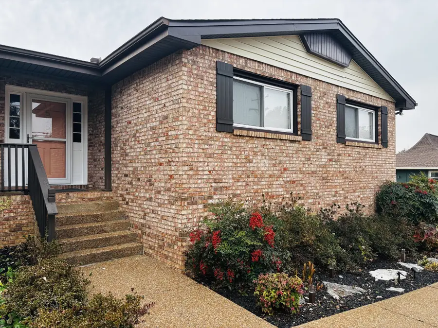 525 Castlegate Dr, Nashville, TN 37217 - Image #2