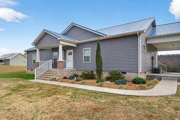 808 Bugger Ridge Rd, McMinnville, TN 37110