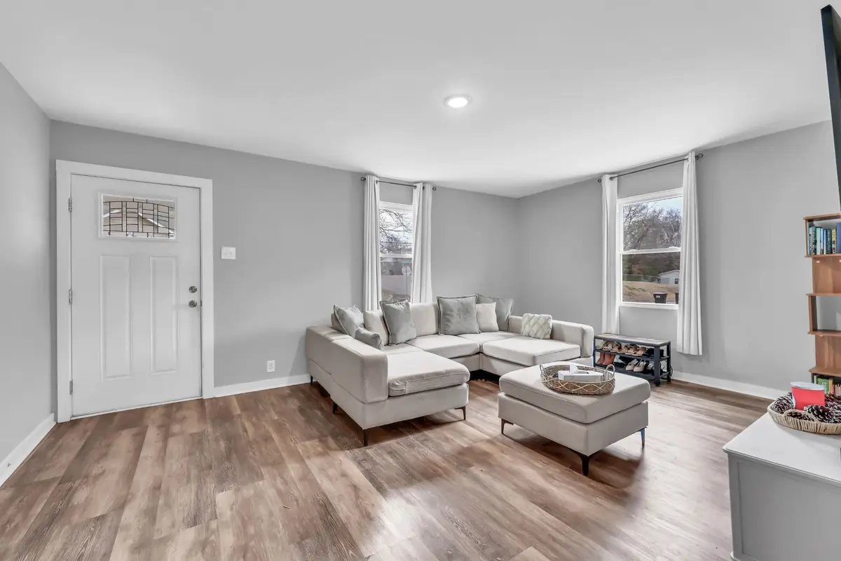 934 Charlotte St, Clarksville, TN 37040 - Image #1