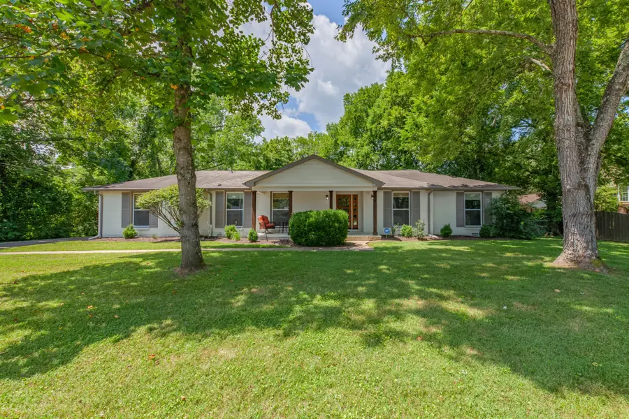 1047 Percy Warner Blvd, Nashville, TN 37205 - Image #2