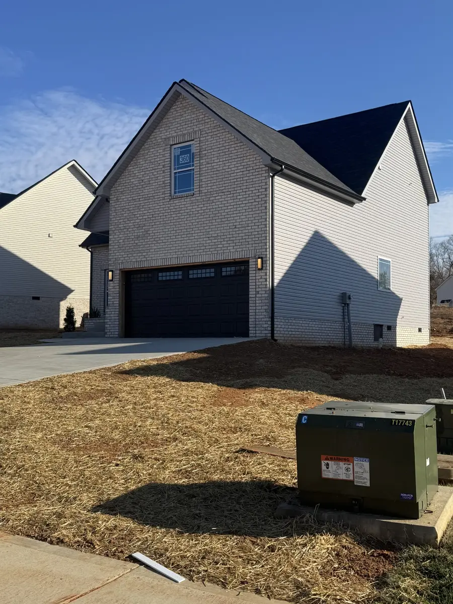 3035 Timberdale Dr, Clarksville, TN 37042 - Image #2