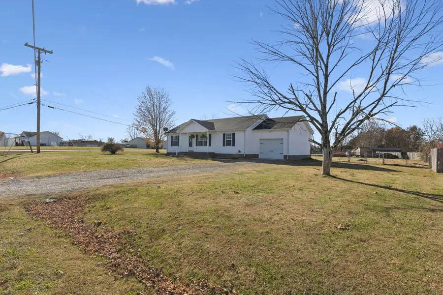 9806 Gray Fox Dr, Christiana, TN 37037 - Image #2