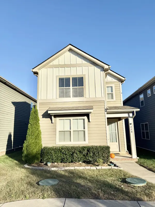 215 Manor Row, Pleasant View, TN 37146