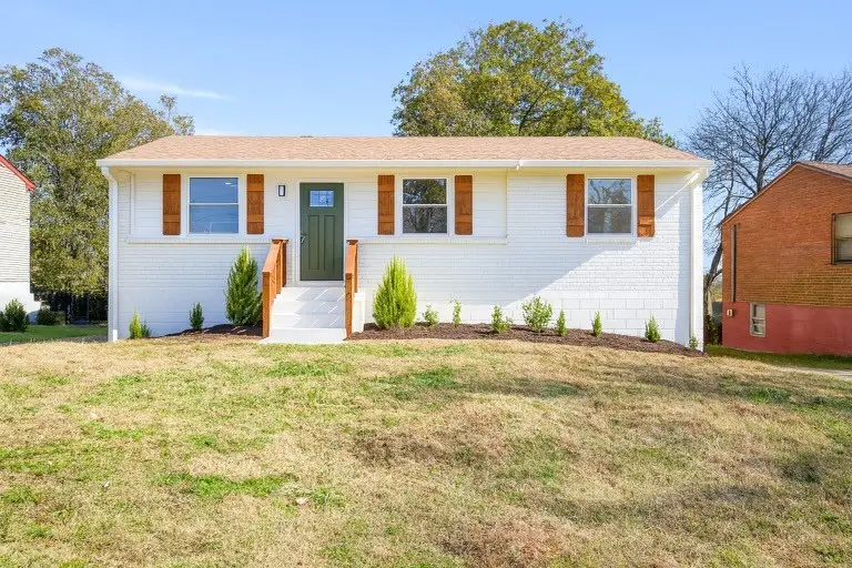 3238 Leawood Dr, Nashville, TN 37218 - Image #1