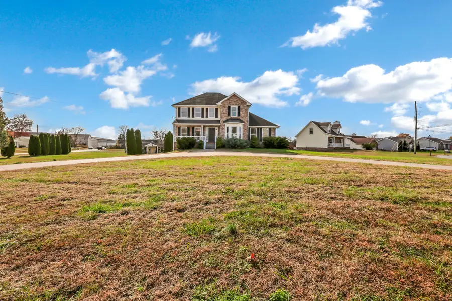 3384 Summerfield Dr, Clarksville, TN 37042 - Image #2