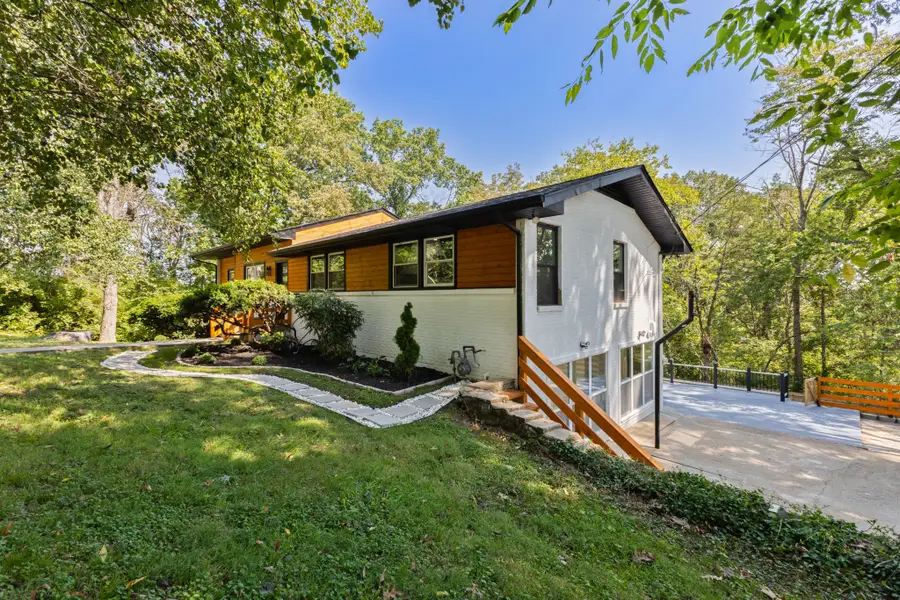 1012 Rodney Dr, Nashville, TN 37205 - Image #2