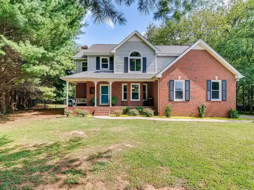 2021 Keenland Dr, Murfreesboro, TN 37127 - Image #1