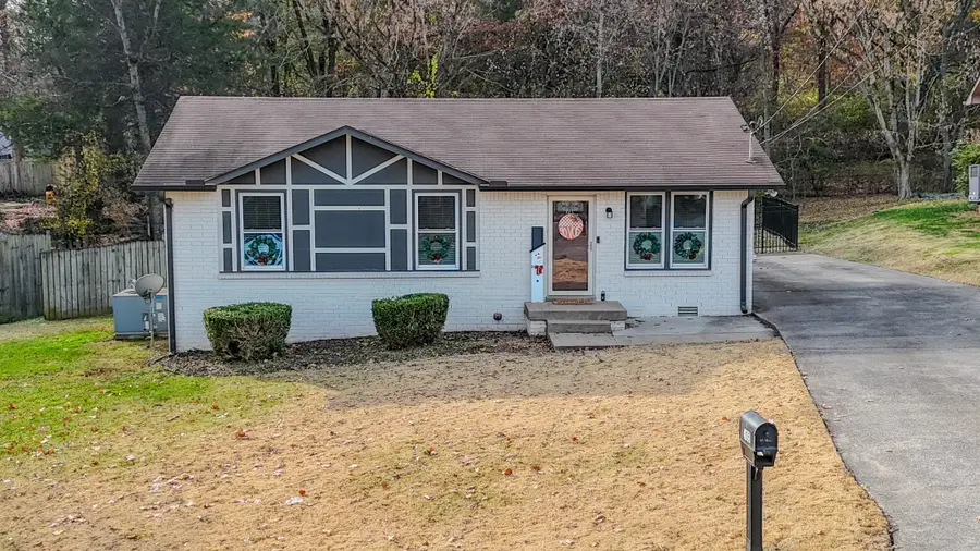 105 Oakwood Ct, Hendersonville, TN 37075 - Image #3