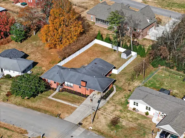 1105 Bagley Dr, Fayetteville, TN 37334