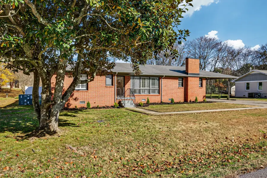 1105 Bagley Dr, Fayetteville, TN 37334 - Image #2