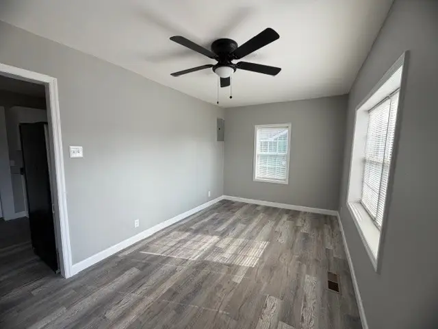 302 Poplar St N, Cowan, TN 37318 - Image #3