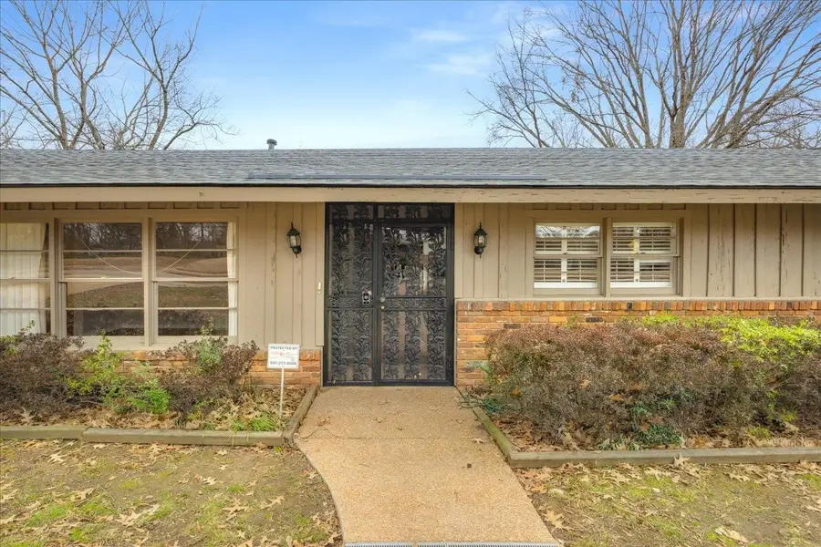 5676 Walnut Grove Pl, Memphis, TN 38120 - Image #2