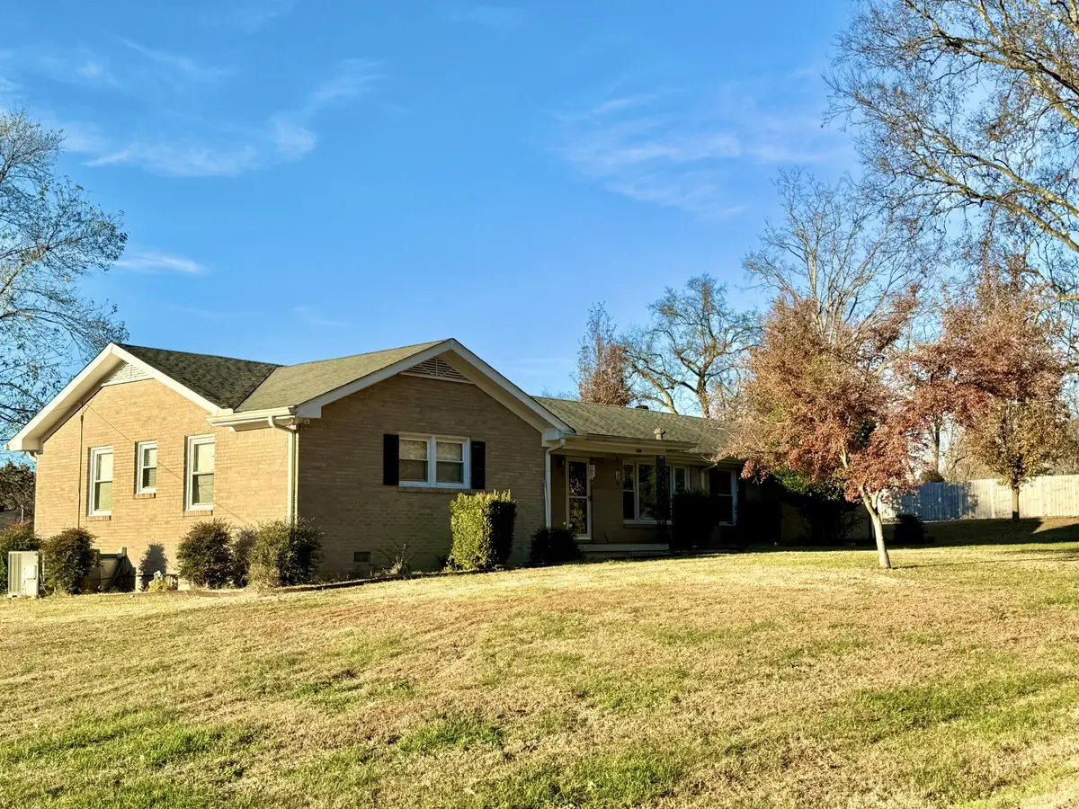 115 Oaks Dr, Gallatin, TN 37066 - Image #1