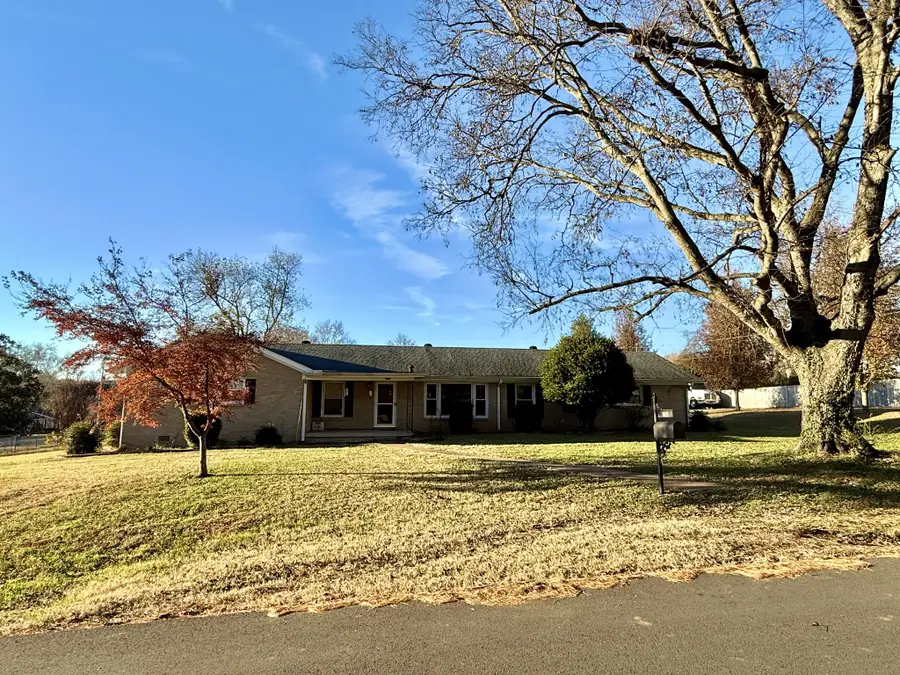 115 Oaks Dr, Gallatin, TN 37066 - Image #3