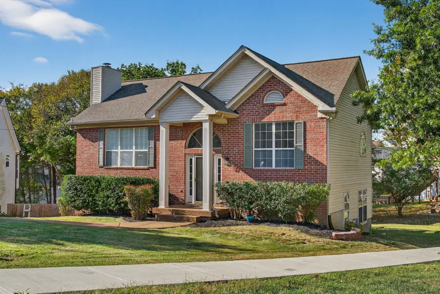 106 Hampton Ct, Hendersonville, TN 37075 - Image #2