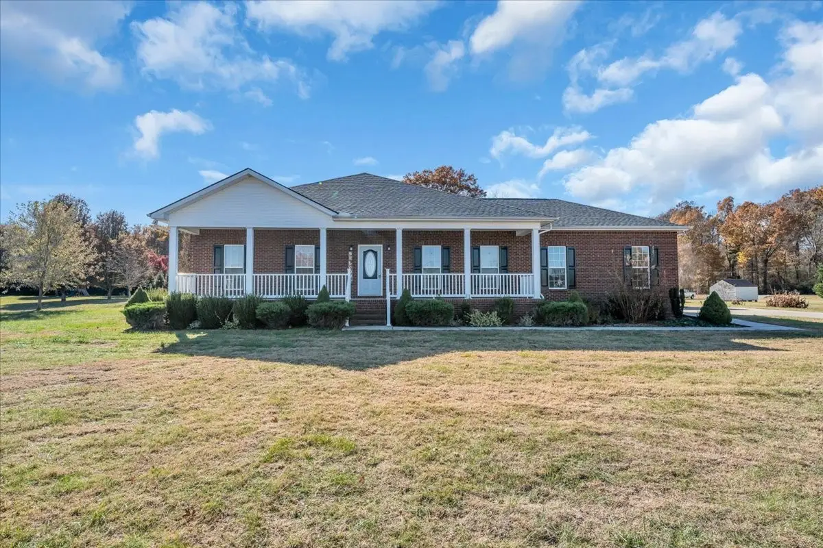209 Gladys Dr, Shelbyville, TN 37160 - Image #1