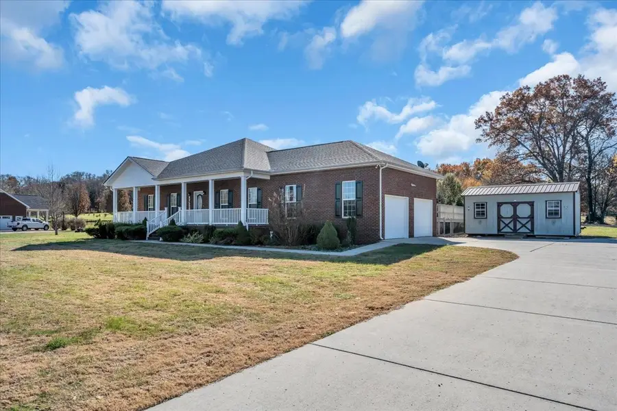 209 Gladys Dr, Shelbyville, TN 37160 - Image #2