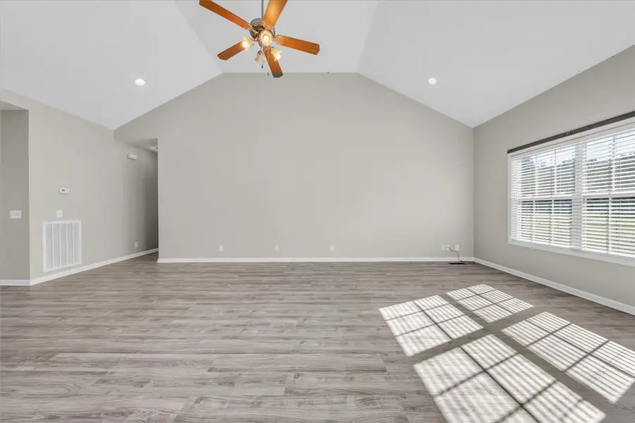 209 Gladys Dr, Shelbyville, TN 37160 - Image #3