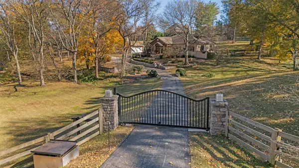 5680 Cloverland Dr, Brentwood, TN 37027