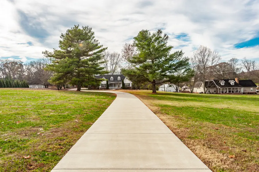 279 Saint Blaise Rd, Gallatin, TN 37066 - Image #3