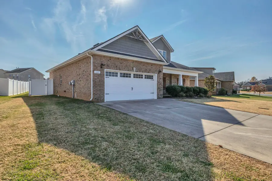 623 Sapphire Dr, Murfreesboro, TN 37128 - Image #2