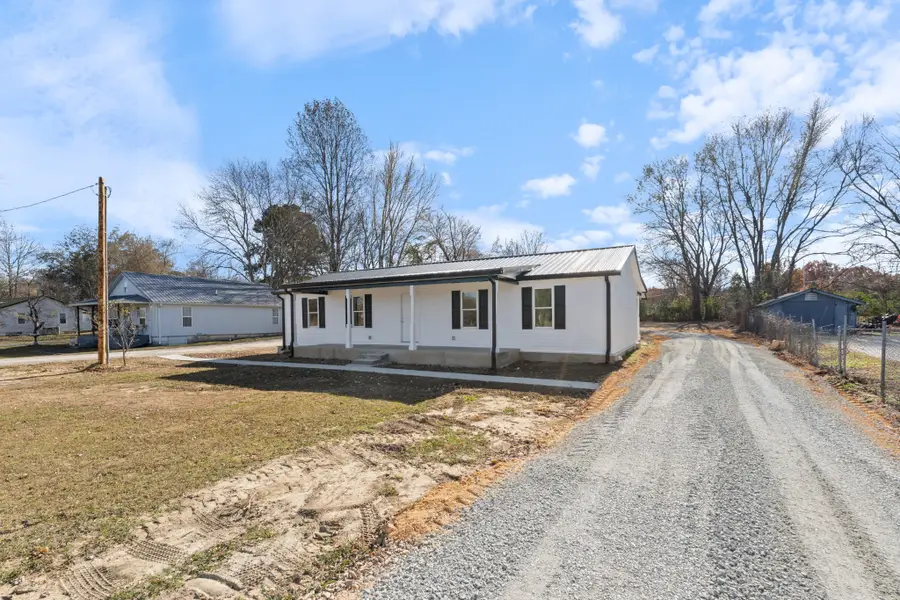 654 W Main St, Hohenwald, TN 38462 - Image #2