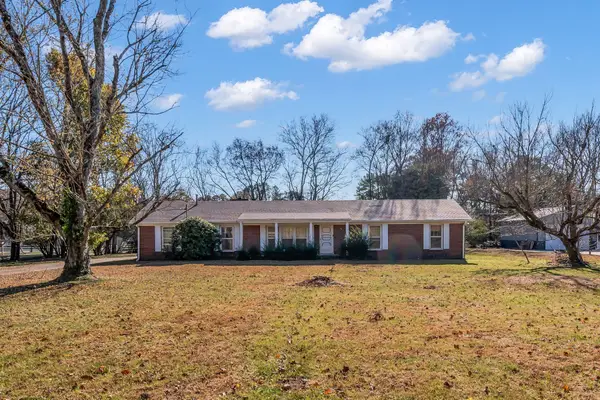 1927 Berrys Chapel Ct, Franklin, TN 37069