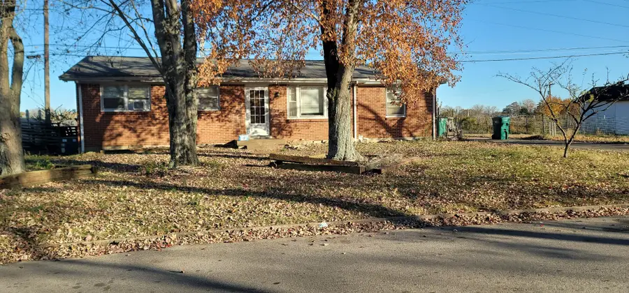 829 Glendale Dr, Clarksville, TN 37043 - Image #2