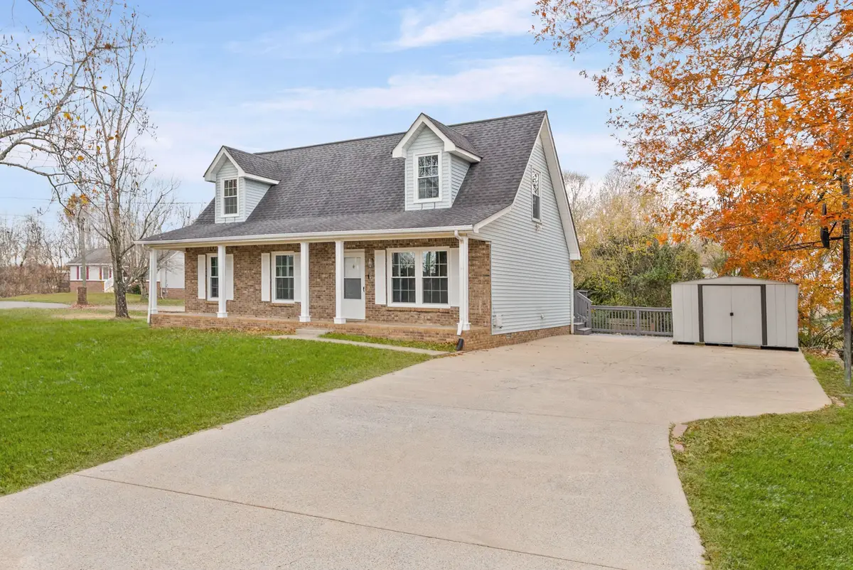 594 Oak Valley Dr, Clarksville, TN 37042 - Image #1