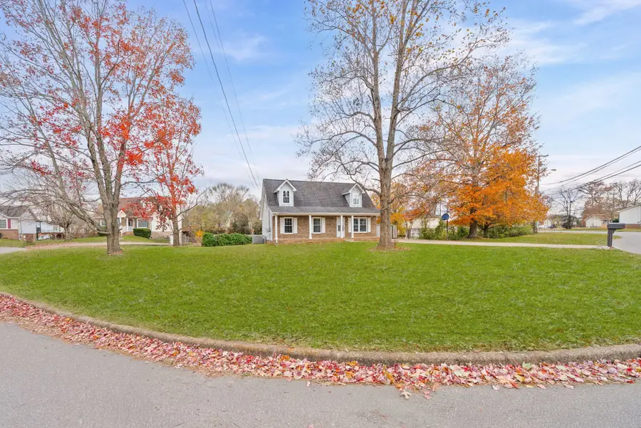 594 Oak Valley Dr, Clarksville, TN 37042 - Image #2