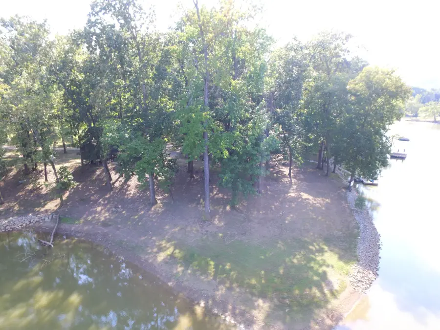 261 Lakeview Dr, Bath Springs, TN 38311 - Image #2