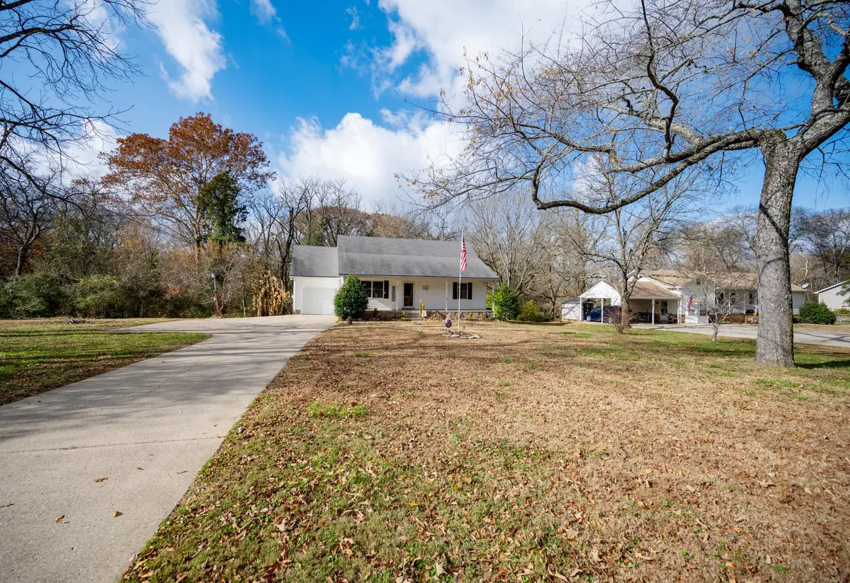 915 Avery Valley Dr, Smyrna, TN 37167 - Image #1