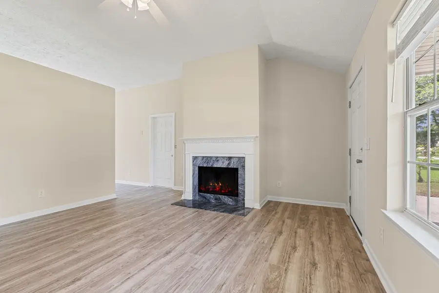 603 Hollandale Dr, La Vergne, TN 37086 - Image #2