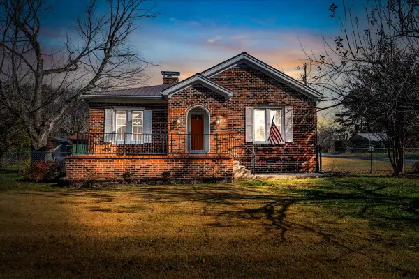 963 Emerson St, Manchester, TN 37355