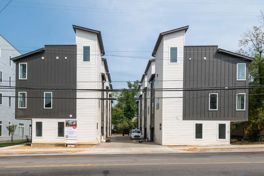 1043 E Trinity Ln, Nashville, TN 37216 - Image #2