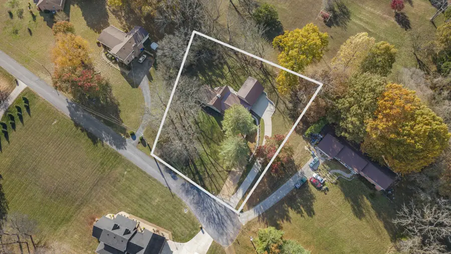 325 Walnut Ct, White House, TN 37188 - Image #2