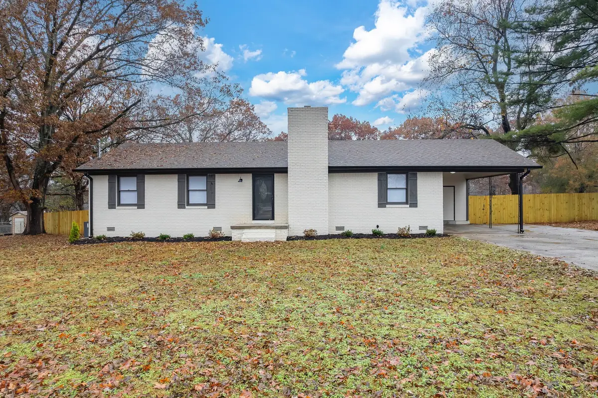 621 Campbell Ln, Jackson, TN 38301 - Image #1