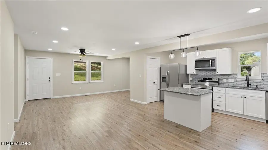 601 N Kingston Ave, Rockwood, TN 37854 - Image #2