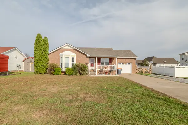 1735 Hazelwood Rd, Clarksville, TN 37042