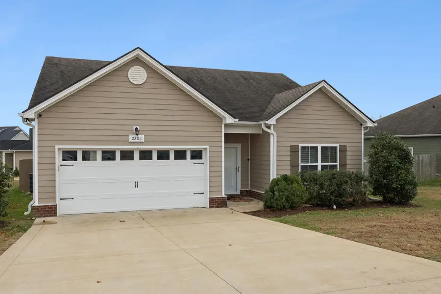 2206 Mason Bee Dr, Columbia, TN 38401 - Image #2