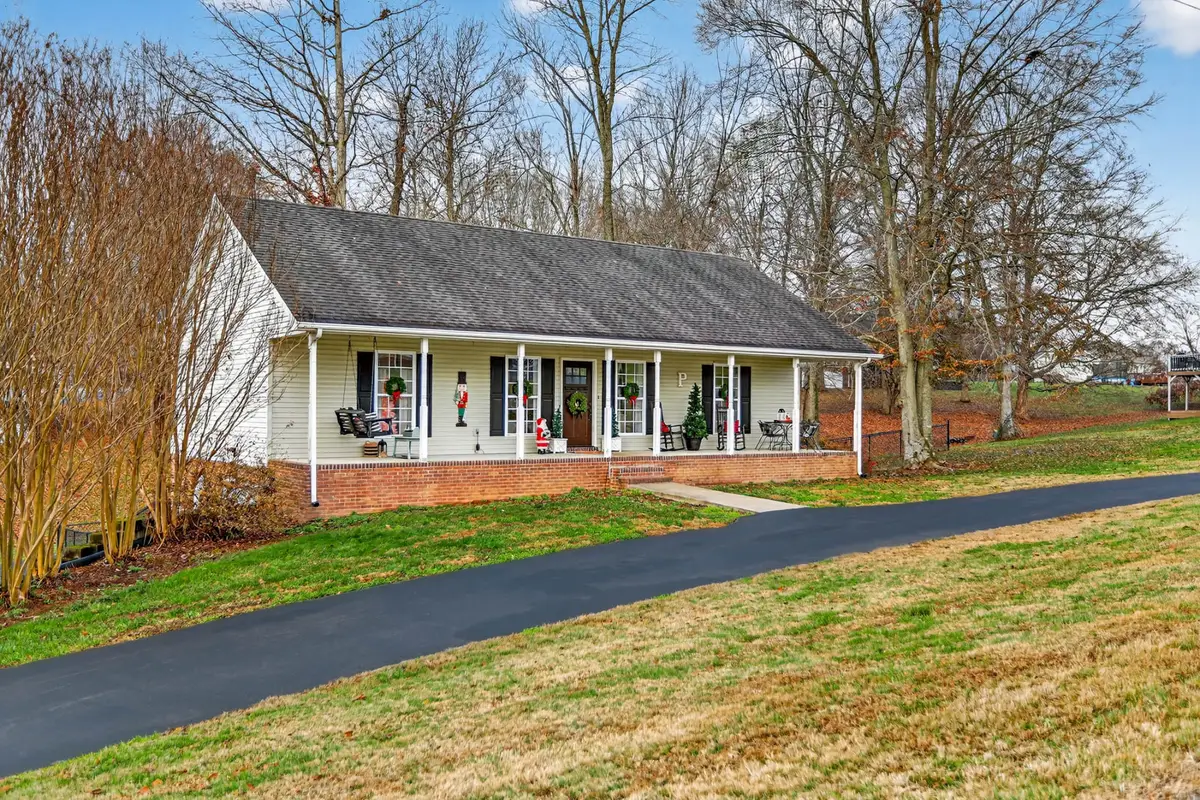 141 Matt Dr, Scottsville, KY 42164 - Image #1